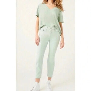 7 FOR ALL MANKIND Josefina High Waist
Boyfriend Jeans